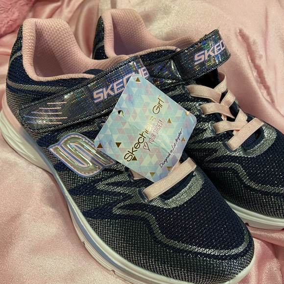Skechers Girl Size 3 navy blue sparkle sneakers - Picture 2 of 5
